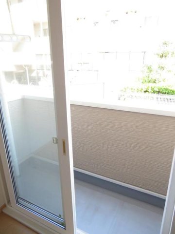 バルコニー　開放的で明るい空間を演出してくれるバルコニーです