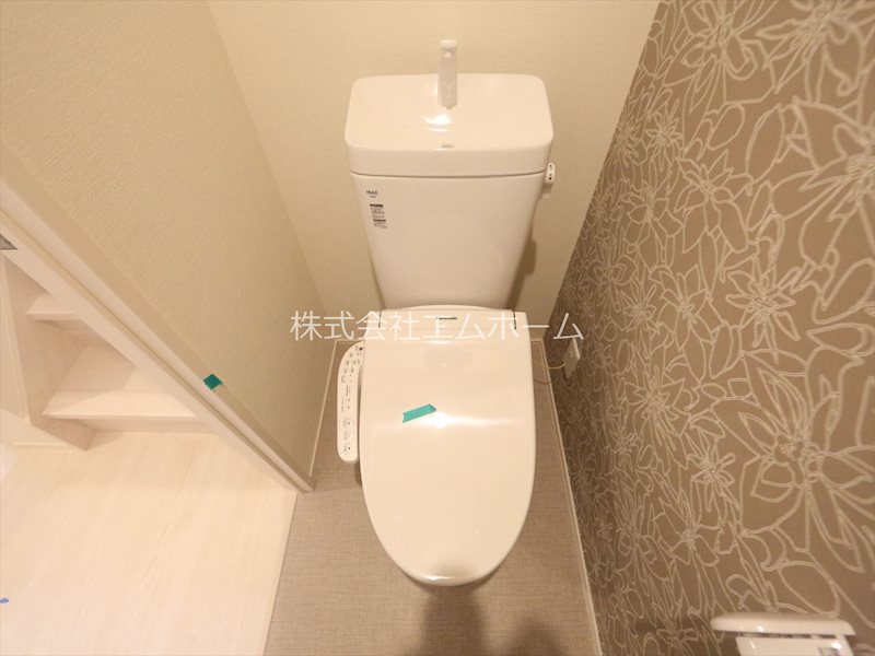 トイレ　温水洗浄暖房便座付トイレ　同仕様写真