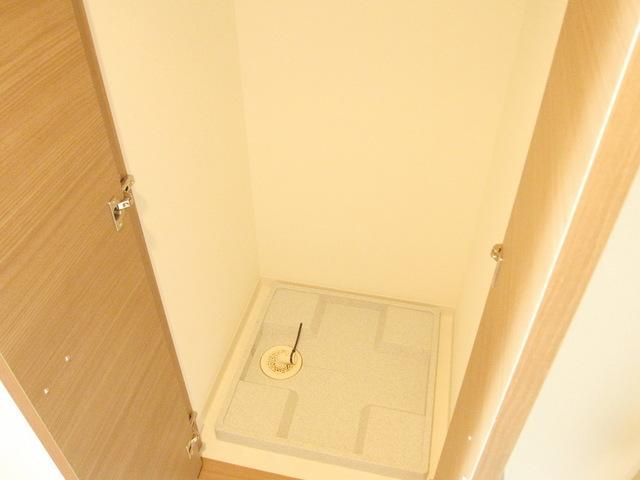 その他設備　★収納式の室内洗濯機置き場です★