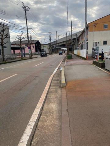 その他　前面道路（その他）まで0m