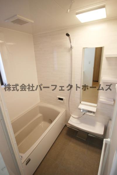 バス・シャワールーム　お風呂で日々の疲れを落としましょう