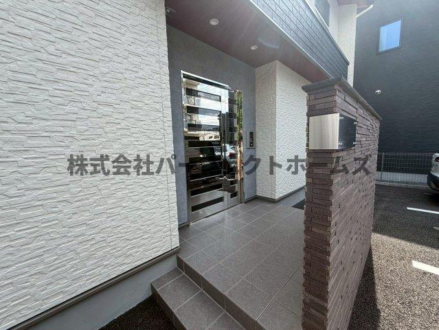 エントランス　ゆとりのあるエントランスです