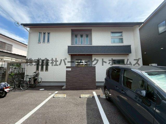 建物外観　落ち着いた雰囲気の外観です