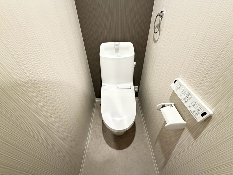 深草小久保町 新築アパートのトイレ写真
