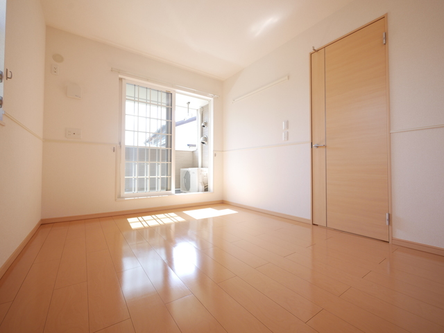 その他部屋・スペース　★明るい洋室で住み心地が良さそうですね★