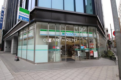 コンビニ　ファミリーマート 小伝馬町鞍掛橋店（コンビニ）まで239m