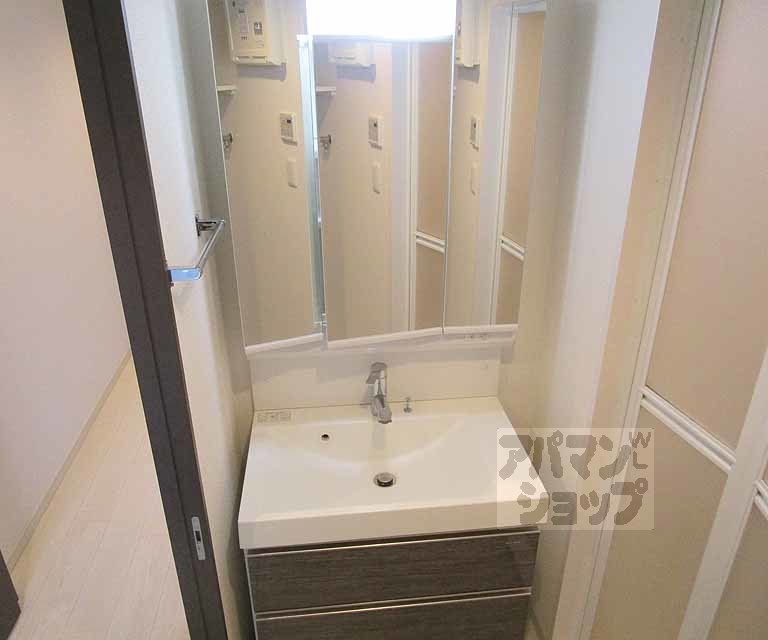 洗面設備　４０８号室の写真です。