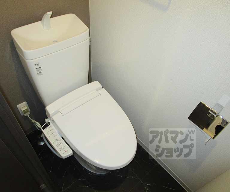 トイレ　４０８号室の写真です。