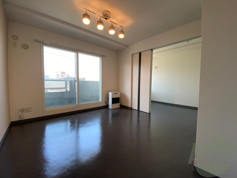 居室・リビング　明るいお部屋は気持ちよく過ごせそうですね。