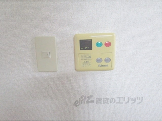 その他設備　給湯器リモコン