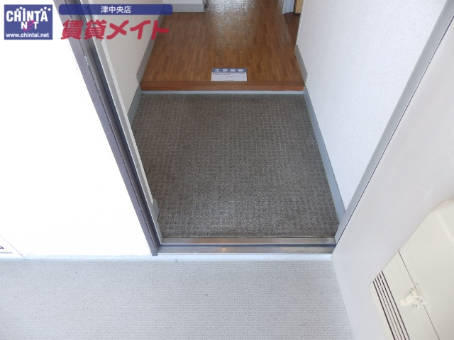 玄関　同物件別室参照