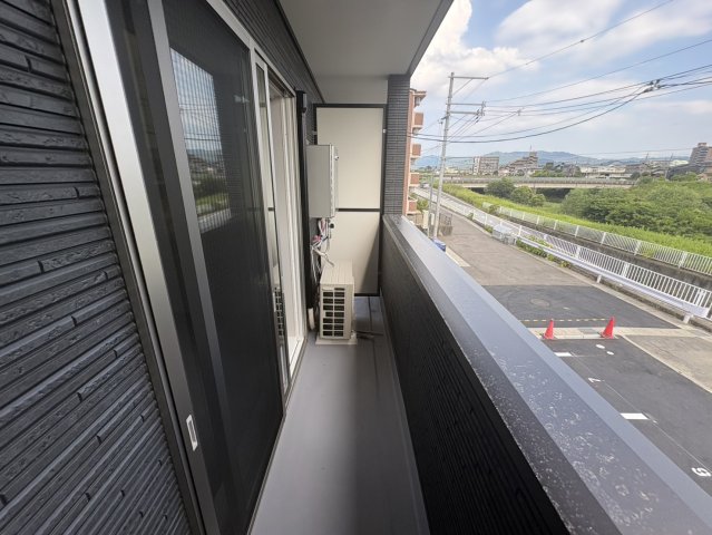 バルコニー　お洗濯にも便利なバルコニー付き