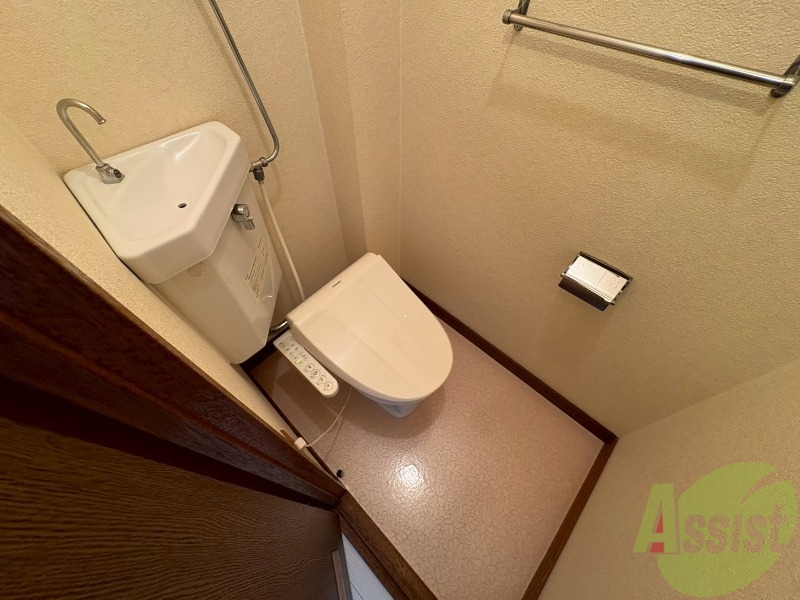 トイレ　こちらはトイレです。清潔感があり、安心して使用できます。
