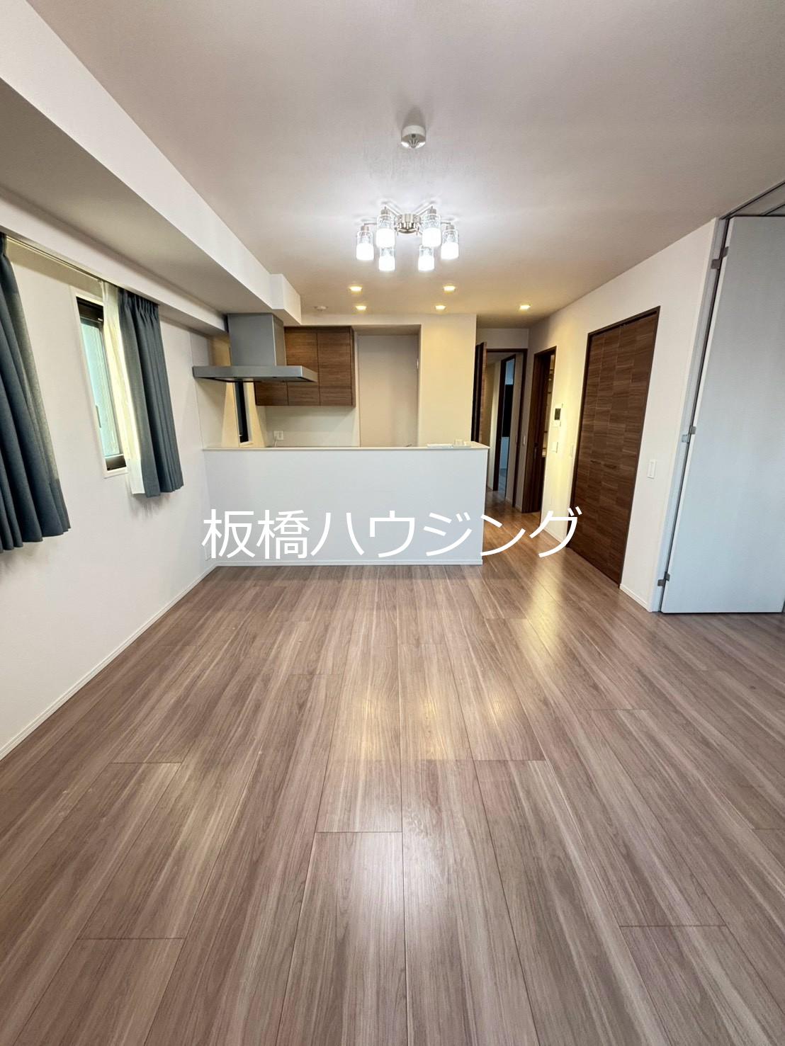 プラウド小竹向原の居間写真