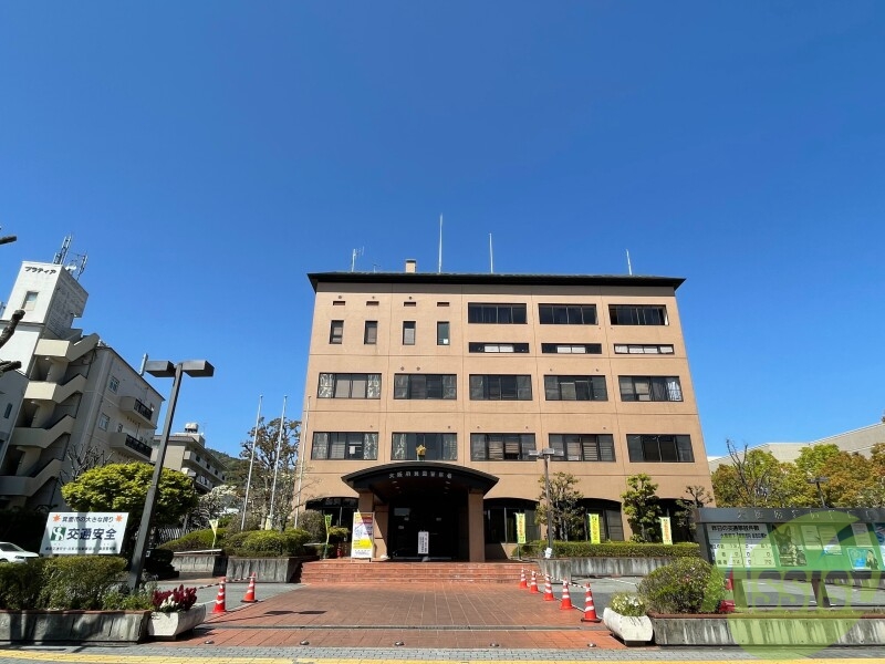 警察署・交番　箕面警察署（警察署・交番）まで5758m