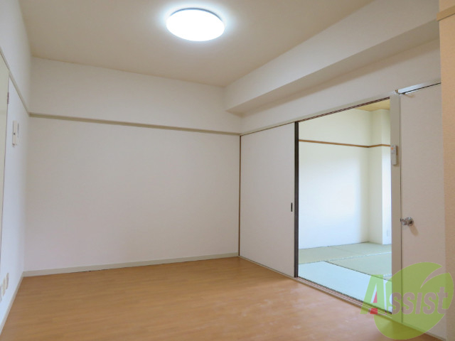 居室・リビング　陽の光が差し込む明るいお部屋は気持がいいですね。