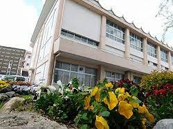 小学校　草津市立矢倉小学校（小学校）まで699m