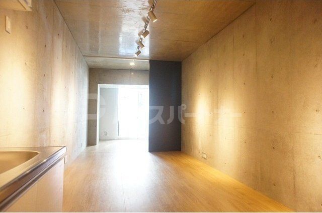 FUKUMI APARTMENTの居間写真