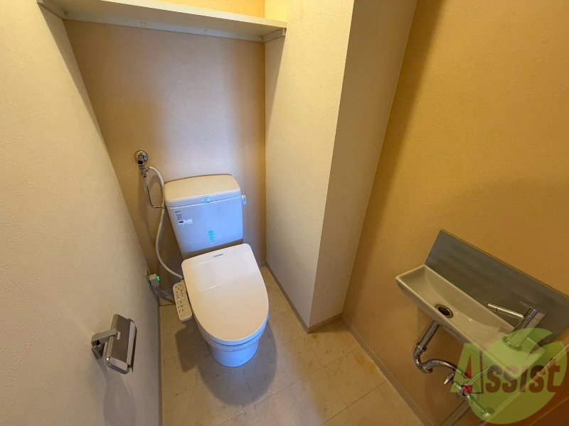 トイレ　ウォシュレット付きのトイレです。シャワートイレは日本の宝。