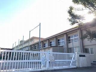 中学校　鹿児島市立西陵中学校（中学校）まで1862m