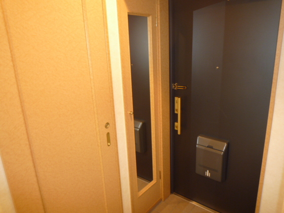 玄関　※別部屋の写真です