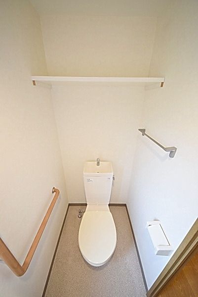 トイレ　★トイレに手すりあり★