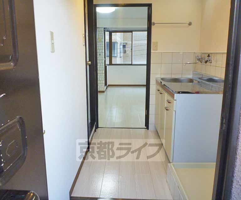 居室・リビング　玄関からの視点です。