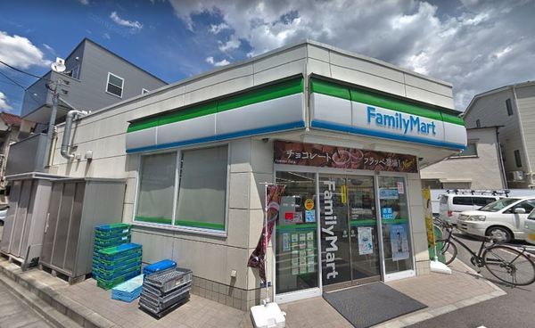 コンビニ　ファミリーマート大田中央三丁目店（コンビニ）まで399m