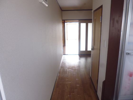 玄関　※別部屋の写真です