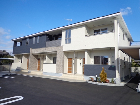 ＪＲ山陽本線 福山駅 バス乗車時間：18分 最寄りバス停で下車 徒歩8分 築14年