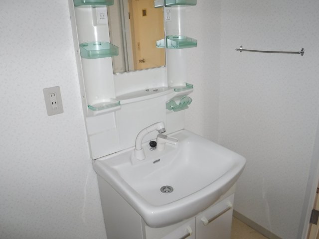 洗面設備　他のお部屋の参考写真となります。