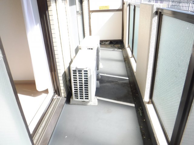 バルコニー　他のお部屋の参考写真となります。