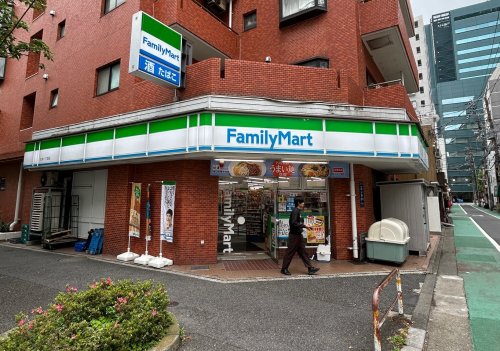 コンビニ　ファミリーマート大井１丁目店（コンビニ）まで324m