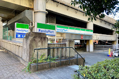コンビニ　ファミリーマート かぶと町永代通り店（コンビニ）まで296m