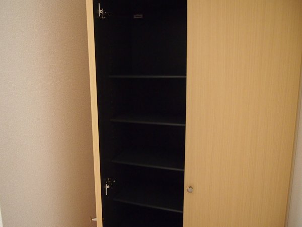 その他設備　下駄箱