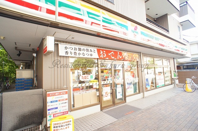 コンビニ　セブン-イレブン 横浜上大岡西１丁目店（コンビニ）まで325m
