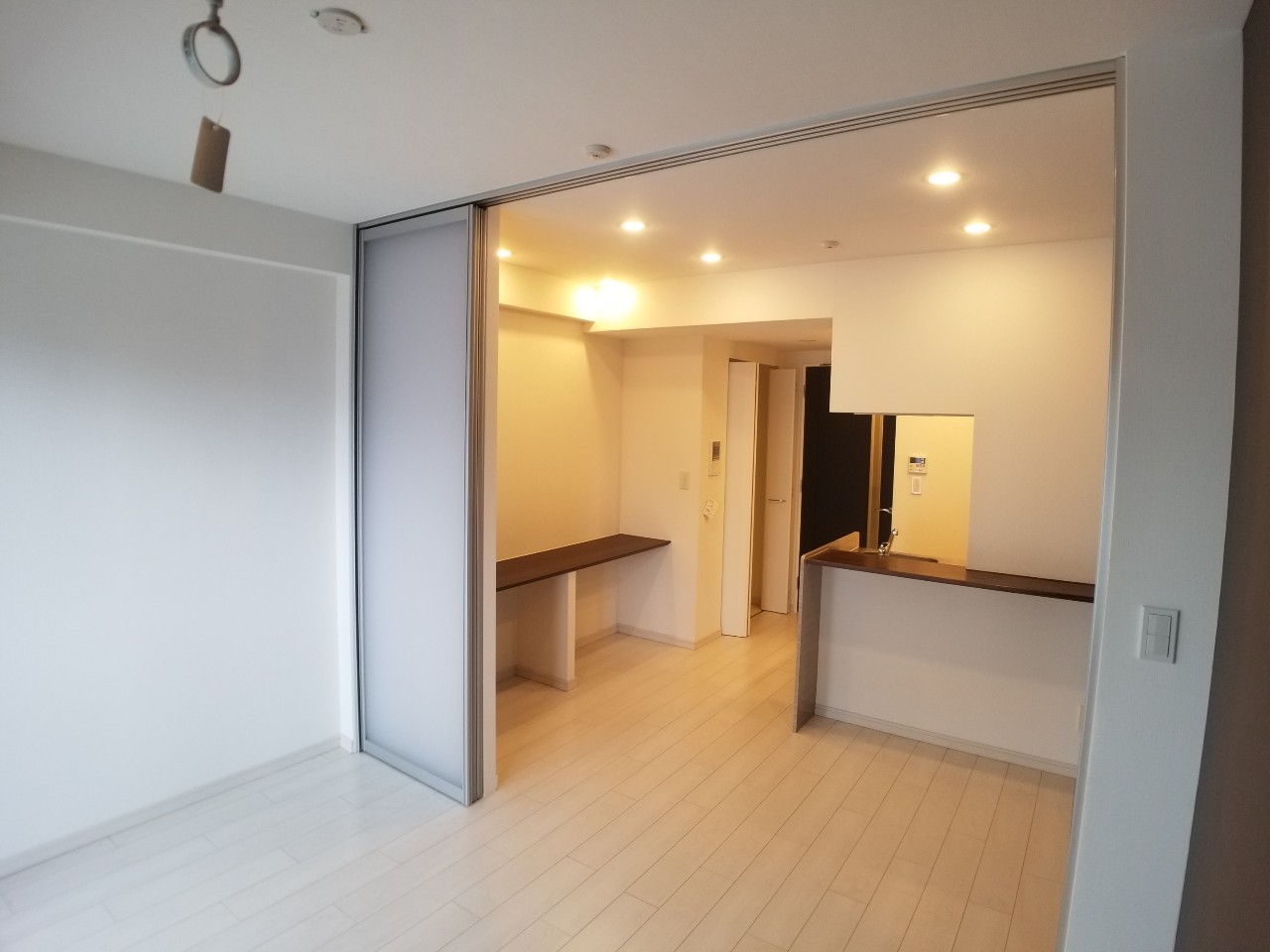 ＪＲ仙石線 榴ケ岡駅 徒歩11分 12階建 築13年の居間写真