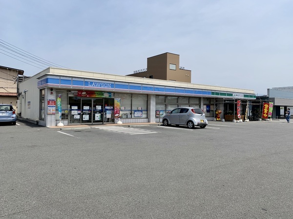 コンビニ　ローソン甲府池田通り店（コンビニ）まで747m