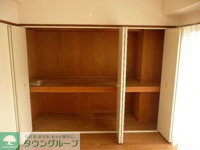 東急大井町線 荏原町駅 徒歩5分 5階建 築38年の内装写真