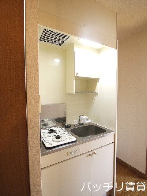 キッチン　同シリーズ写真のため、現況を優先します。