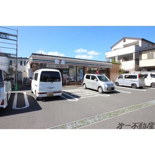 コンビニ　セブンイレブン静岡上伝馬店（コンビニ）まで700m