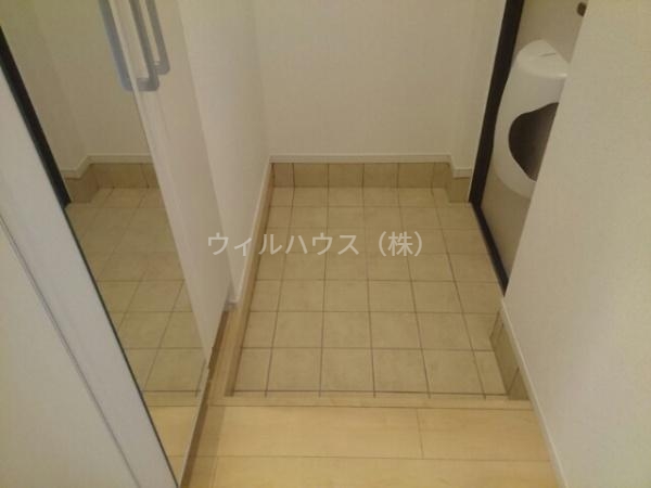 メゾン アンディスの玄関写真