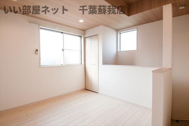 居室・リビング　こちらのリビングで趣味の時間をお楽しみください