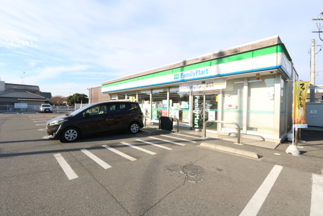 コンビニ　ファミリーマート　古河横山町店（コンビニ）まで450m
