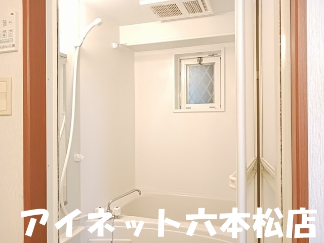 地下鉄七隈線 次郎丸駅 徒歩26分 3階建 築21年の風呂写真