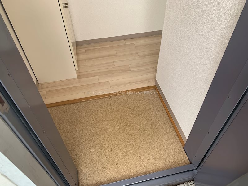 玄関　シューズボックス付きの玄関スペースです♪
