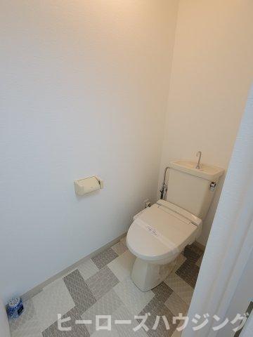 大阪モノレール本線 少路駅 徒歩9分 4階建 築38年のトイレ写真