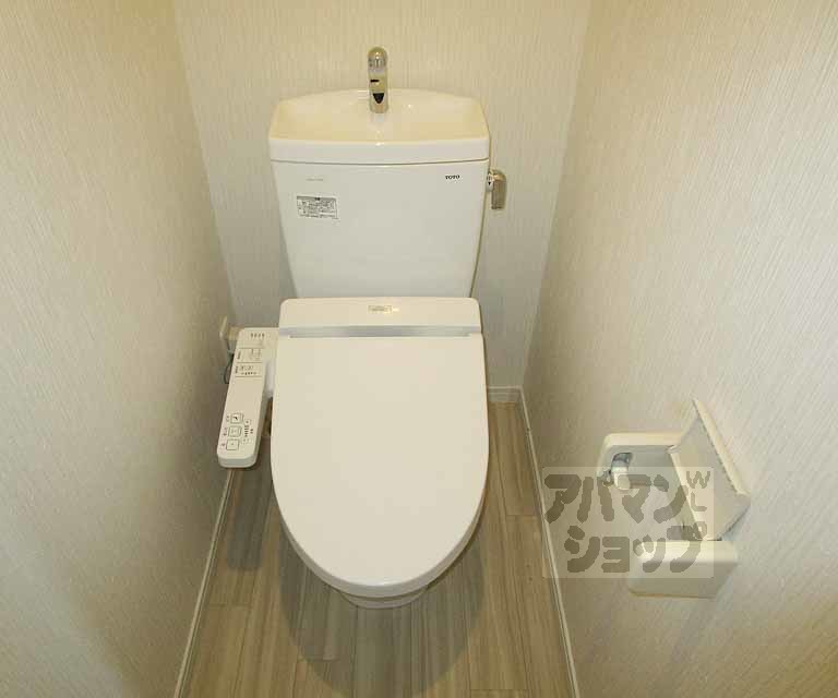 トイレ　３０３号室の写真です。