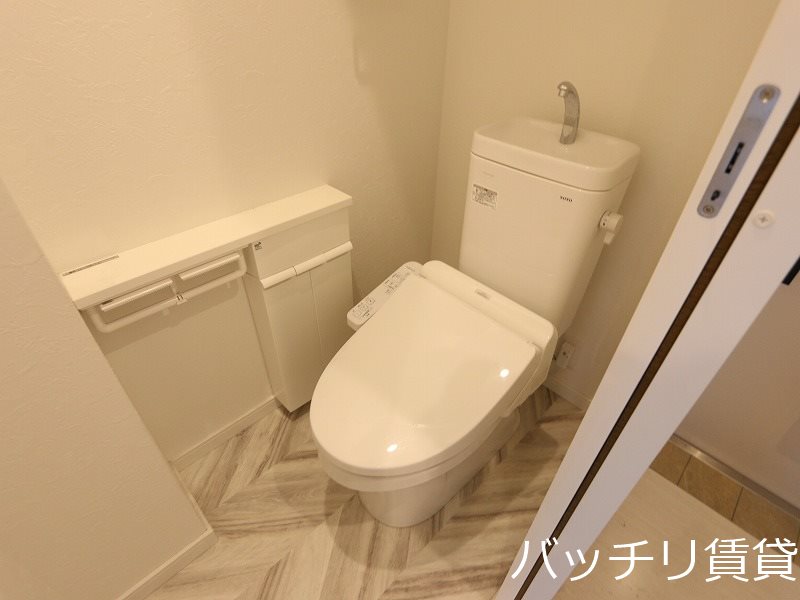 トイレ　別号室の画像。現況を優先します。