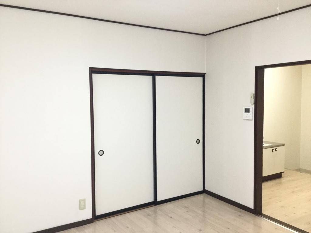 居室・リビング　室内